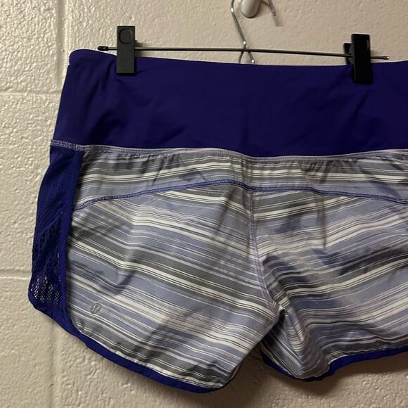 Lululemon Run: Sun Sprinter 4” Short in Elevation Stripe Bruised Berry Size 8 - Picture 10 of 14